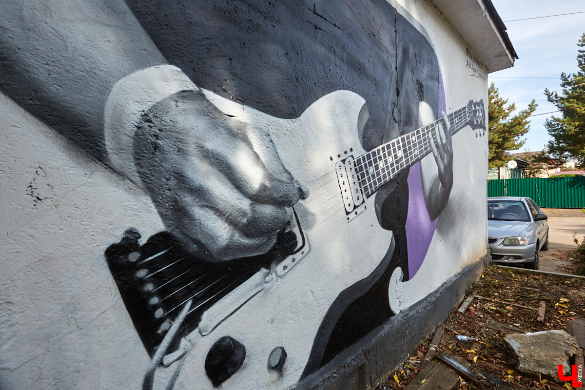 Владимирская стена памяти Виктора Цоя обзавелась фирнальным рисунком, выполненным столичным художником Виталием Борисовым