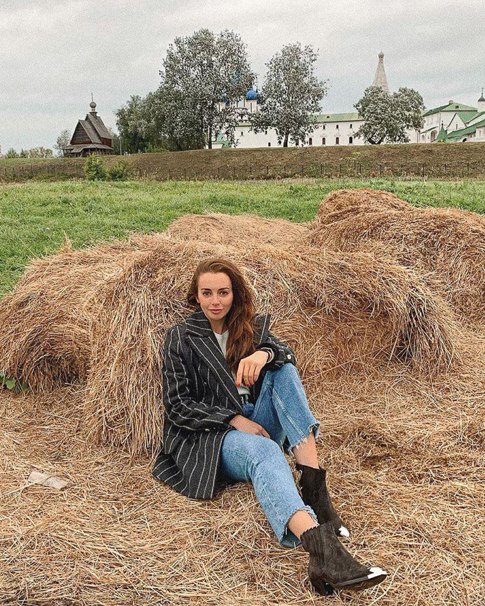 Кого из российских селебрити «Вице-мисс России» 2009-го года собрала в Суздале и как это было