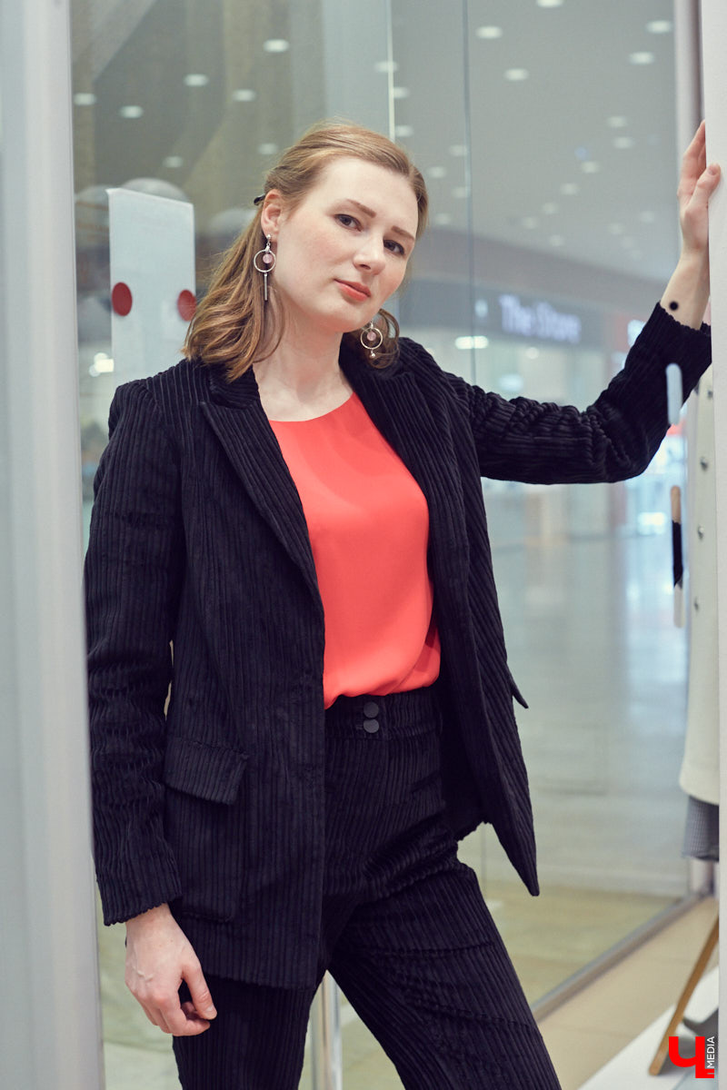 Стилист Ирина Безбородова прошлась по магазинам и нашла 9 трендовых брючных костюмов для сезона осень-зима 2020