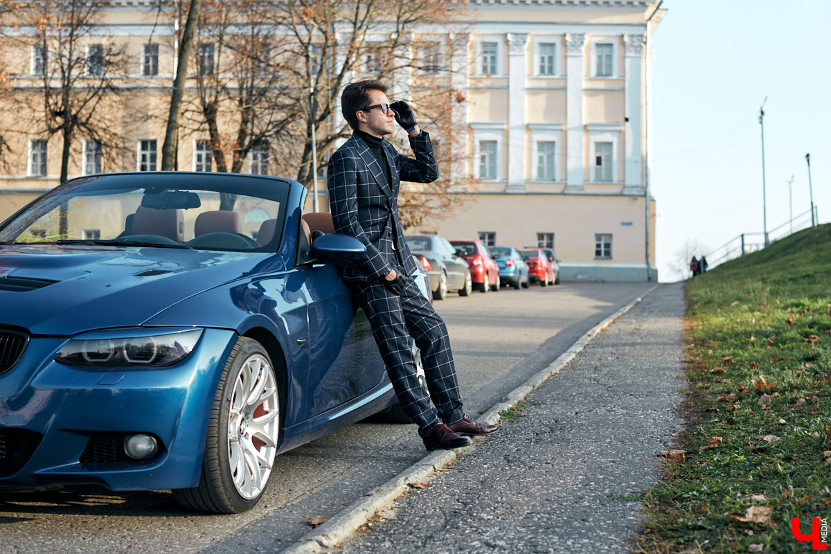 Роман Ардыкуца презентовал «Ключ-Медиа» BMW 335 и Mercedes SLK 350. Покатались с ним по городу на спорткарах (это было очень волнительно) и узнали все об автомобилях, которым владимирский юрист дал имена российских писателей