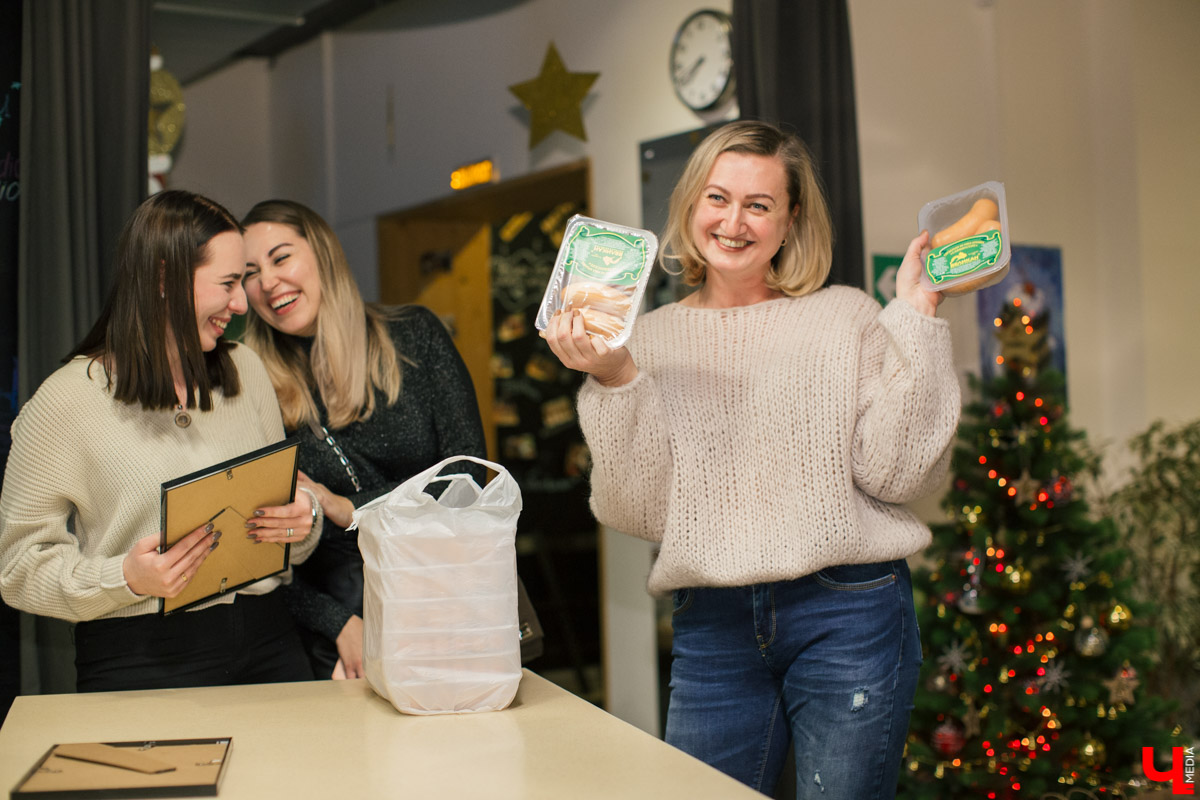 В студии Roulet подвели итоги конкурса «Команда со вкусом». Так какой же ролик оказался лучшим? Кто получил гран-при — кулинарный корпоратив за 60 000 рублей?
