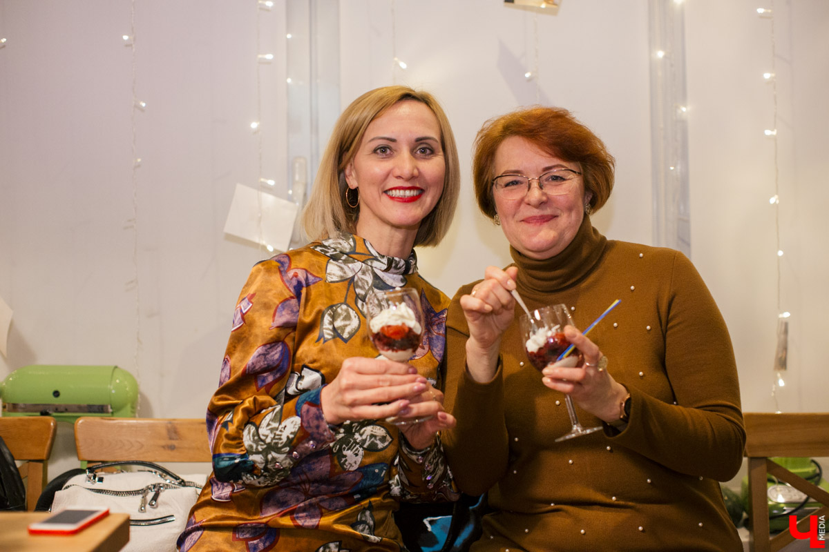 В студии Roulet подвели итоги конкурса «Команда со вкусом». Так какой же ролик оказался лучшим? Кто получил гран-при — кулинарный корпоратив за 60 000 рублей?