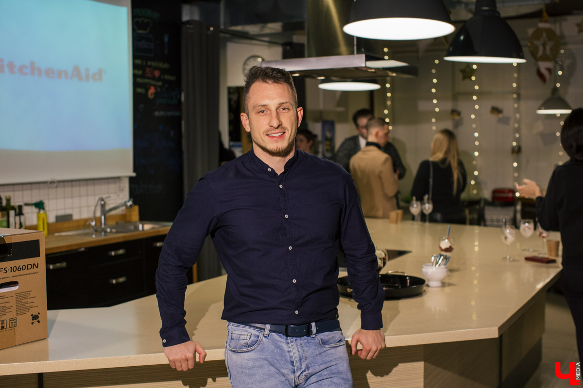 В студии Roulet подвели итоги конкурса «Команда со вкусом». Так какой же ролик оказался лучшим? Кто получил гран-при — кулинарный корпоратив за 60 000 рублей?