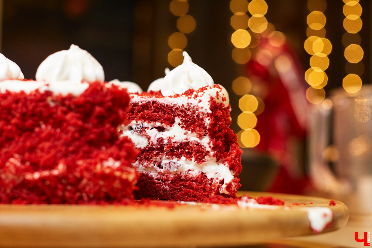 Мария Шпелевич, мама шестерых детей, в канун Нового года исполнила две мечты: попала на «Кулинарный ответ» и испекла свой первый торт.