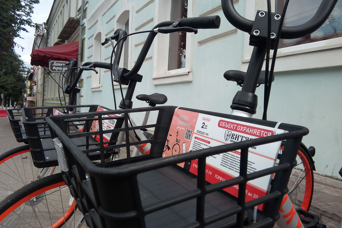 Знакомое многим приложение Lucky Bike продолжает развиваться со Владимире. Весной велошеринг предоставит возможность арендовать самокаты, а также, совместно с горожанами, займется разметкой новых велодорожек.