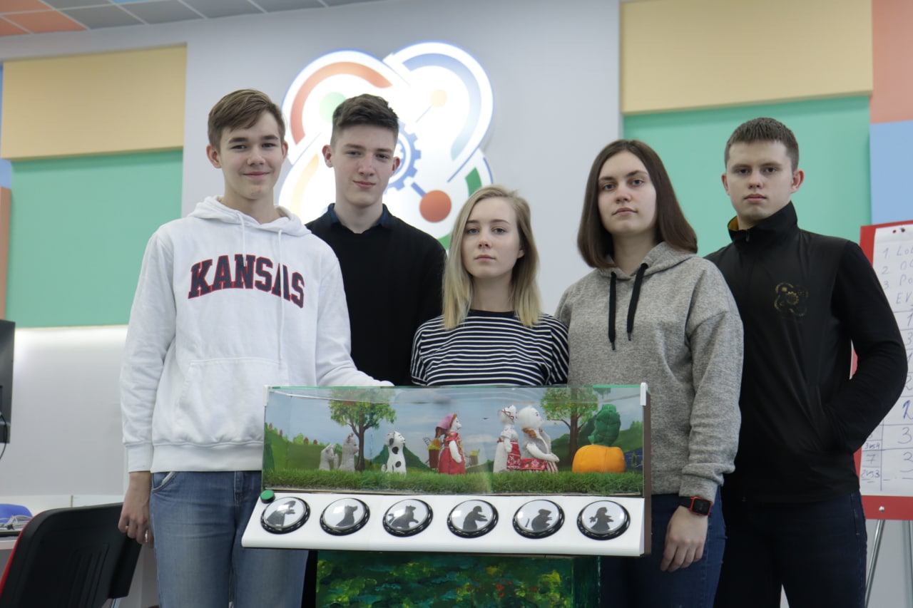 Ученики детского технопарка «Кванториум-33» с нуля создали механизированный кукольный театр. Что представляет из себя этот проект?