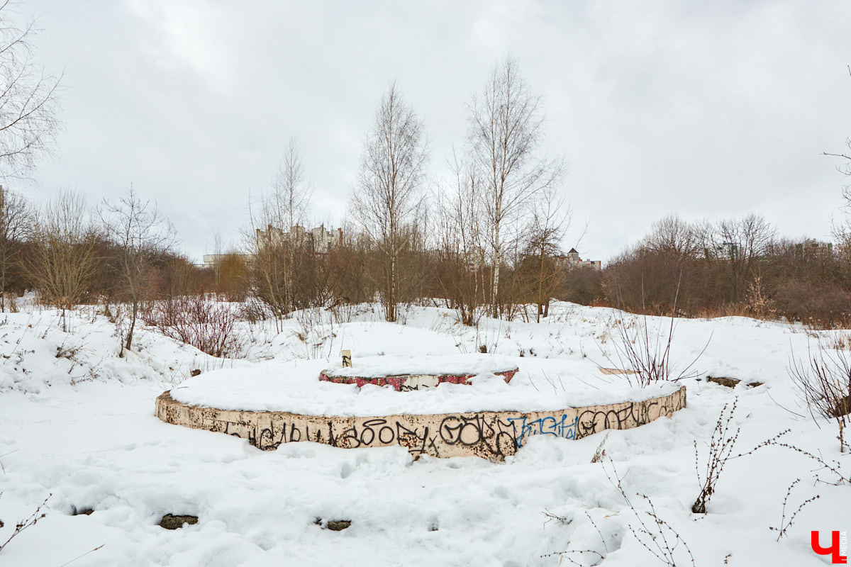 Есть хорошая новость: на проектно-сметную документацию для обновления Старых садов за ДТЮ изыскали 5,32 млн рублей. Плохая новость: Козий парк могут застроить.