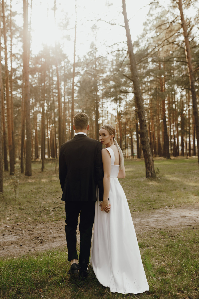 Свадебная фотосессия в лесу: идеи на все сезоны