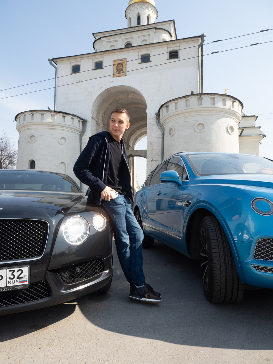 Молодой бизнесмен Валентин Пахомов мечтал о Bentley, а теперь разъезжает на редком люксовом автомобиле по стране. Узнаем у основателя «Подслушано Автомобилистов | Владимир», каково быть владельцем легенды.