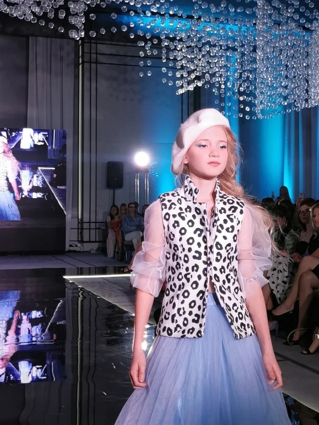 Юные модели из Тулы блистали на подиуме Международной ювелирной недели моды Estet Fashion Week