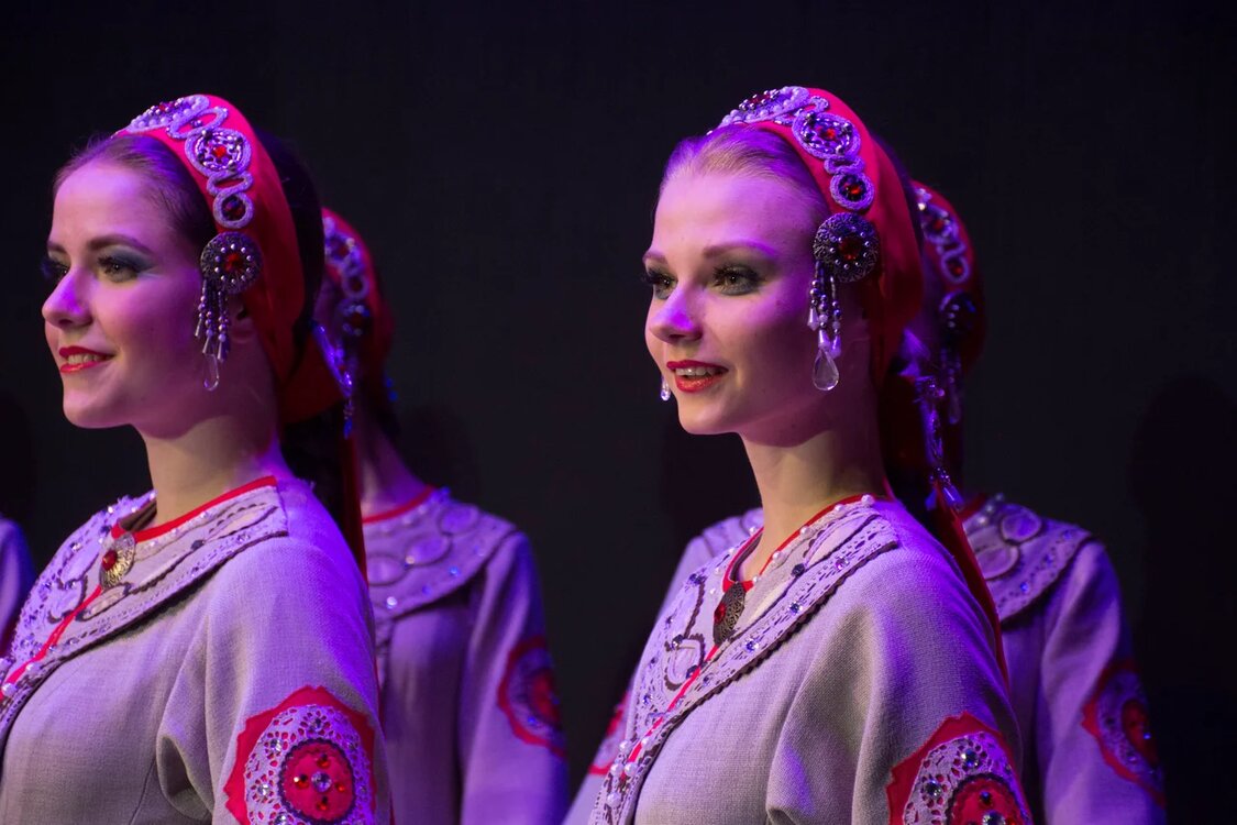 Хороводы «Березки» и казацкие танцы стали профессией для молодых владимирских артисток Марии Зимокос и Леры Вавиловой, а народные костюмы — любимыми нарядами.