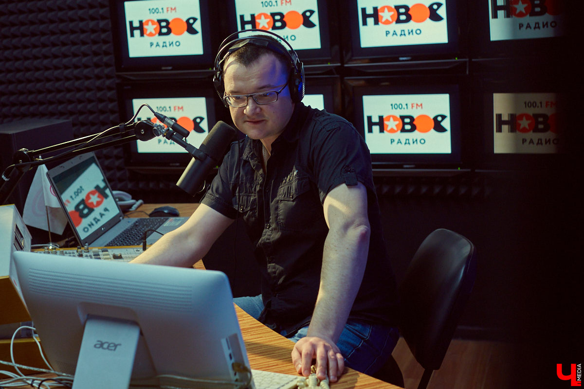 7 мая, в День радио, поздравили коллег. А заодно задали Сергею Нетунаеву, ведущему «Нового радио», неудобные вопросы для интервью в одноименной рубрике.