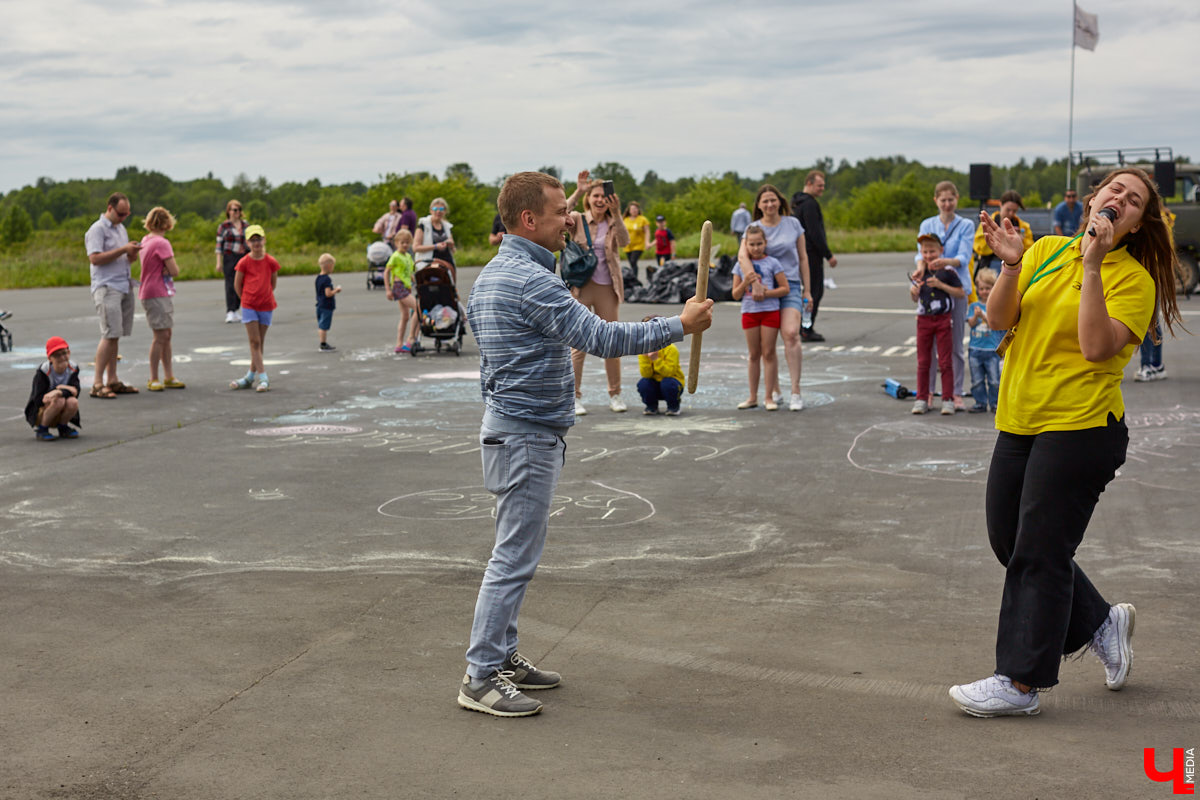 5 июня в «ВеЛесе» отлично отметили Всемирный день окружающей среды — провели фестиваль «Чистое озеро». Начали с субботника на берегу Запольского, закончили BBQ-вечеринкой.
