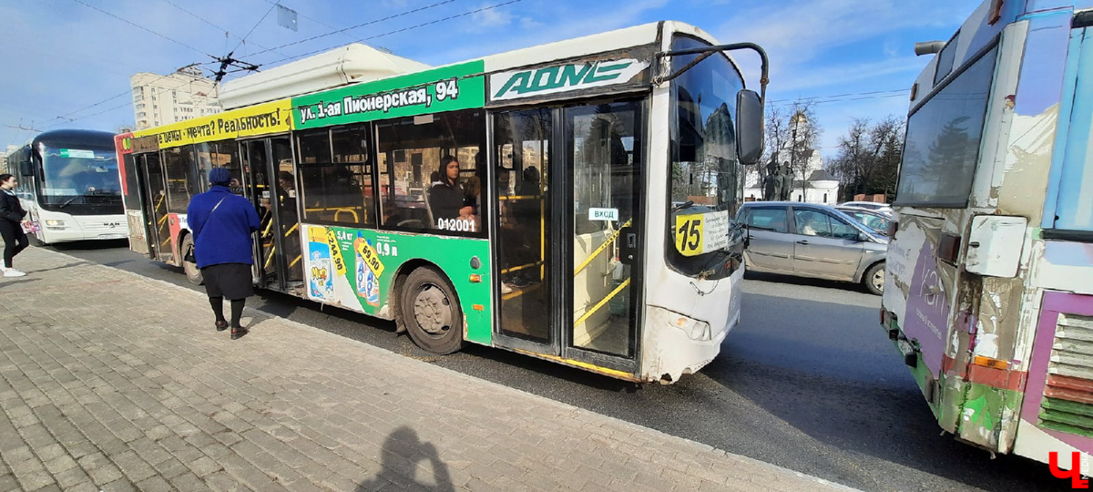 С сегодняшнего дня вместо четырех автобусных маршрутов, от которых вчера неожиданно отказалась компания АДМ, во Владимире начнут работать два новых — № 19С и № 30С