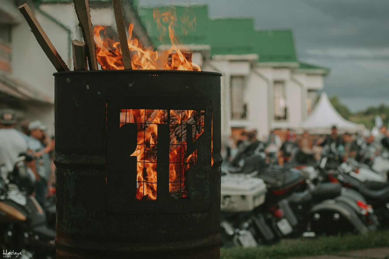 В эти выходные в Суздале прошел традиционный Blues-Bike Festival – ежегодно одно из ярчайших событий мотосезона объединяет байкеров со всего мира.