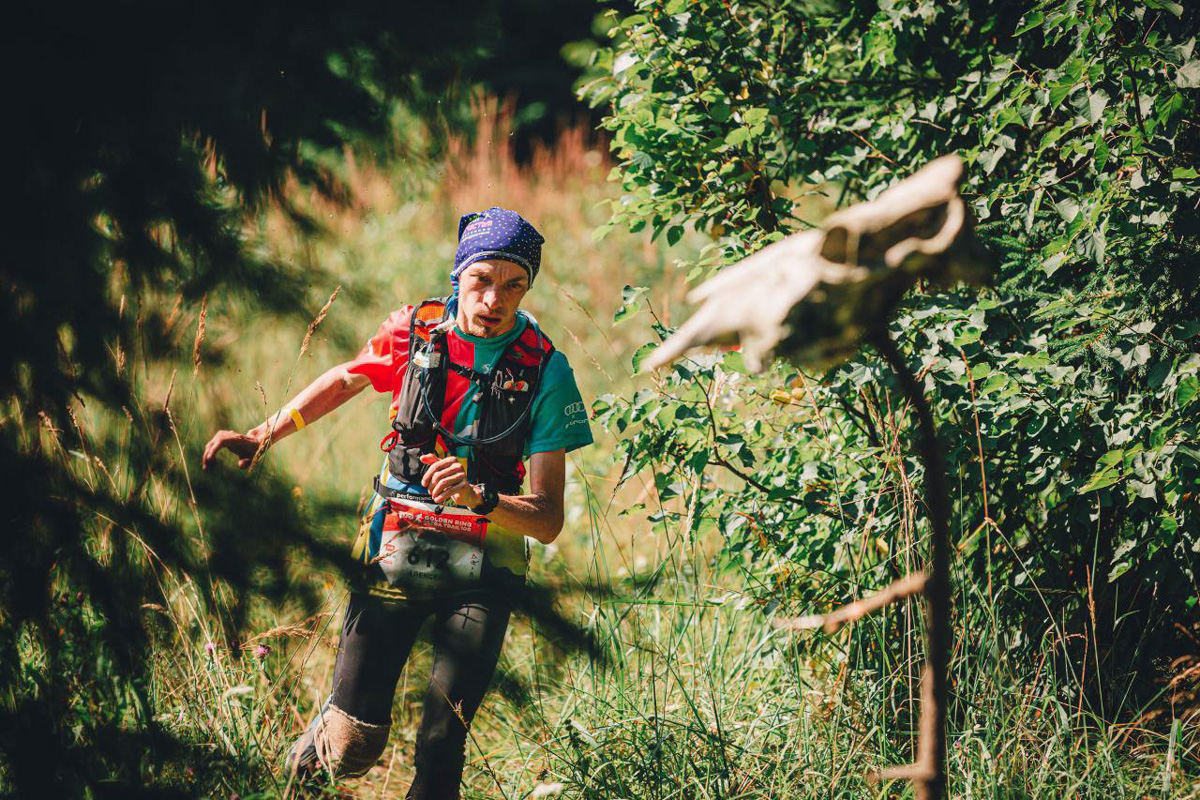 В эти выходные в Суздале прошел традиционный бег по пересеченной местности с элементами кросса на различные дистанции. Три дня 4233 спортсмена преодолевали склоны, леса, поля, аномальную жару, тем самым проверяя себя на прочность.