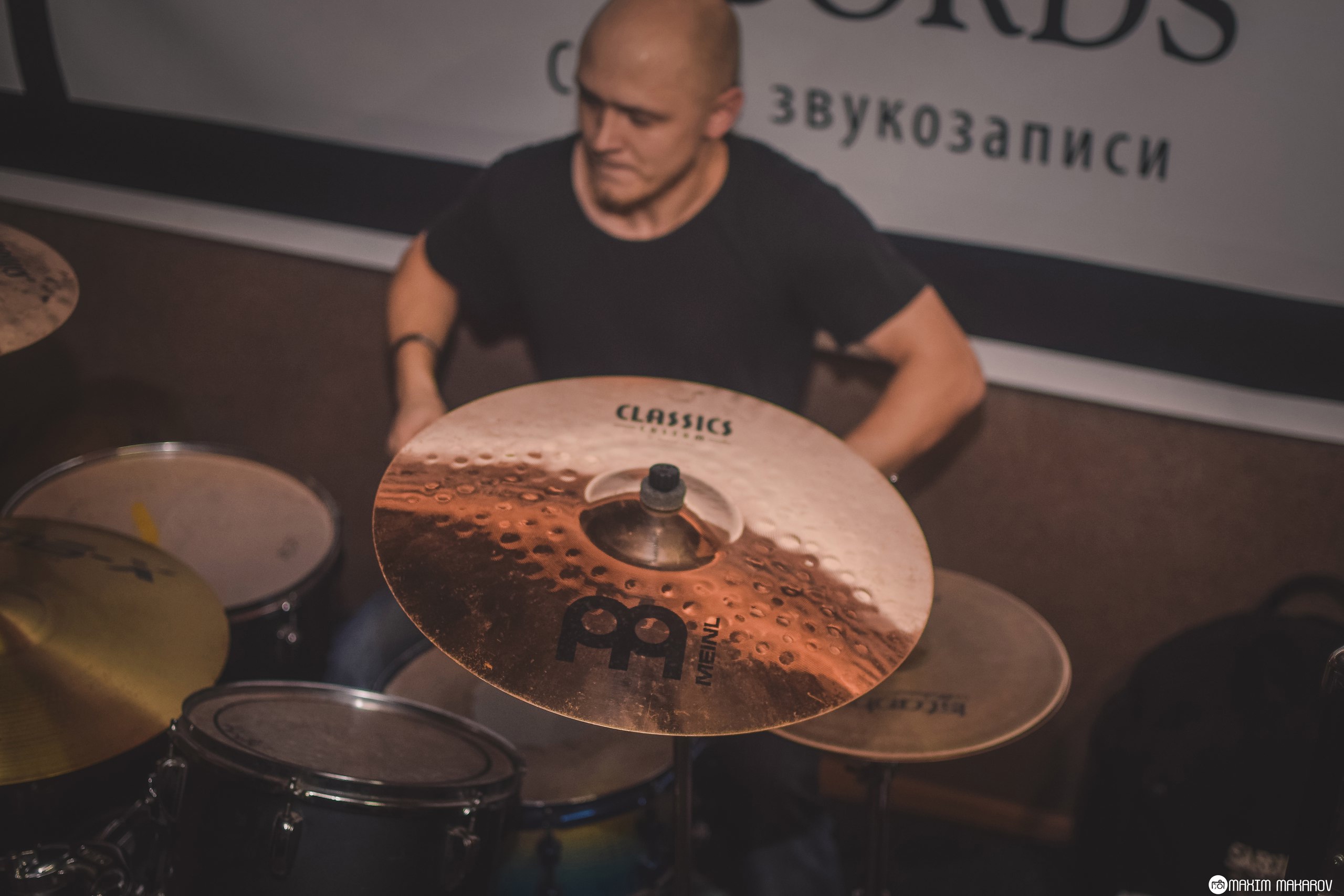 В течение лета шел первый этап барабанного конкурса Drummers United 2021. Единственный из Владимира в состязании драммеров принял участие Олег Елисеев.