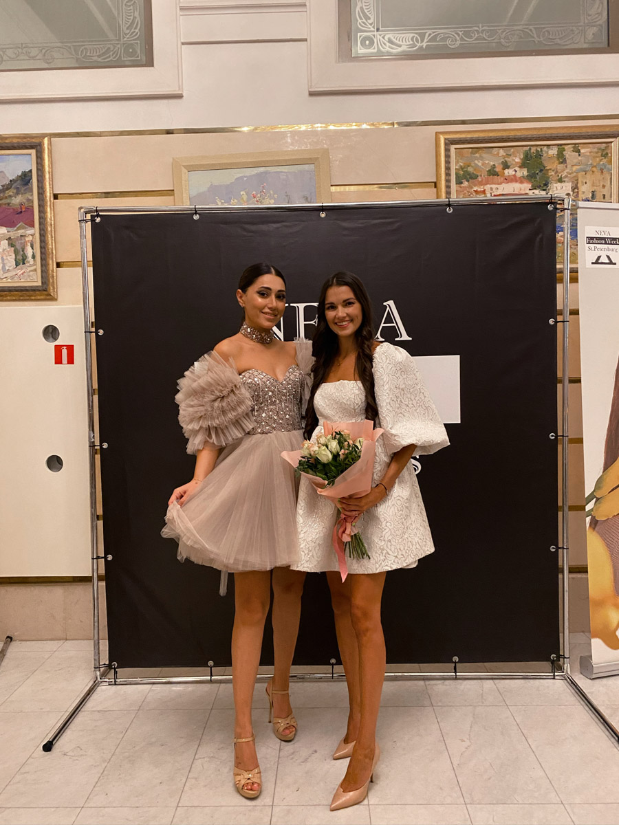 Красавица Гюлю Захидли из Владимира приняла участие в главном модном мероприятии Санкт-Петербурга Neva Fashion Week. Как это было — она рассказала «Ключ-Медиа».