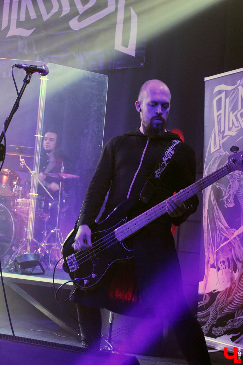 Пожалуй, самая известная в России фолк-метал группа из города Набережные Челны Alkonost в ходе своего тура посетила Владимир.