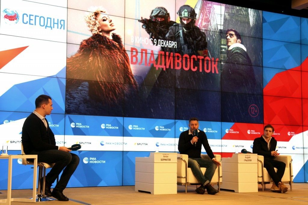 Фильм «Владивосток» Антона Борматова из Мурома вышел на большие экраны. Картина уже получила высокую оценку на фестивале в китайском Шэньчжэне. Жюри отдало ему победу в номинации «Лучший романтический фильм».