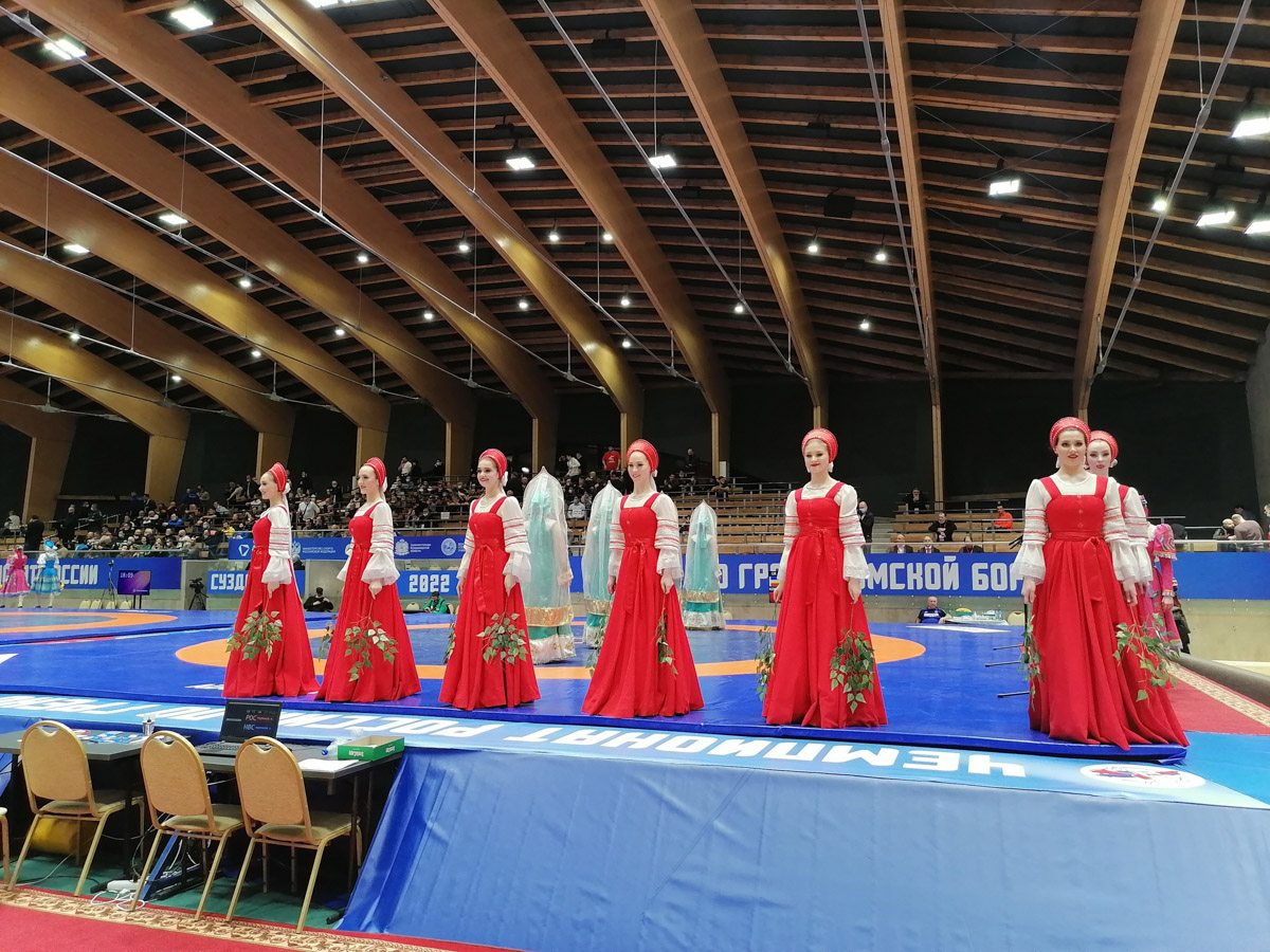 В Суздале завершился чемпионат России по греко-римской борьбе. Абуязид Манцигов и Артур Саргсян выиграли две золотые медали для сборной Владимирской области.