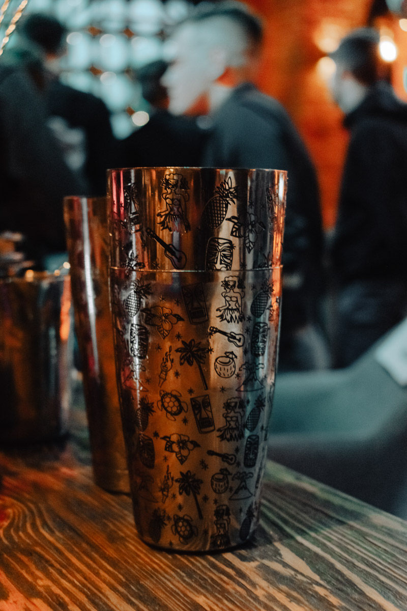 6 февраля, в свой международный праздник, владимирские бармены собрались вместе, чтобы посоревноваться в мастерстве приготовления коктейлей и напитков.