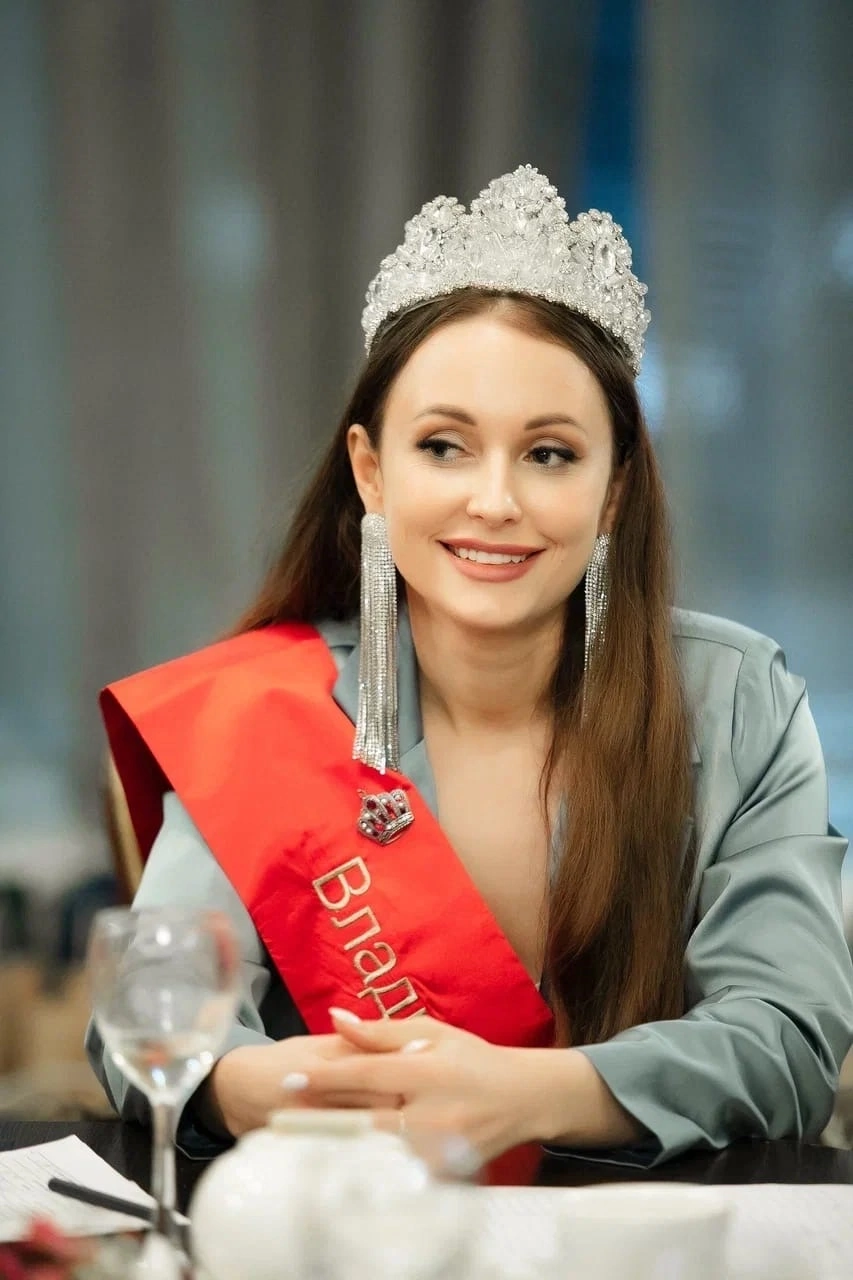 Марина Лукьянова из Судогды завоевала титул «Четвертая вице-миссис» и получила право представлять нашу страну на международных конкурсах красоты!
