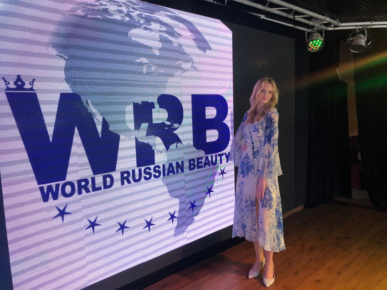 Школьница Алена Жукова получила титул «Young Miss Beauty Russia-2022», завоевав главный приз на фестивале красоты, моды и таланта «Beauty Russia 2022», в составе жюри которого были именитые артисты.