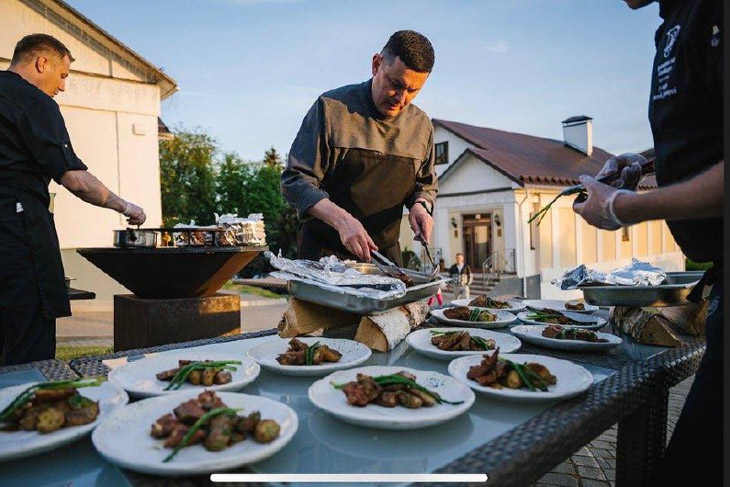 Суздаль ожидает креативный десант ведущих поваров России на огненное гастрономическое шоу — большой кулинарный турнир по BBQ