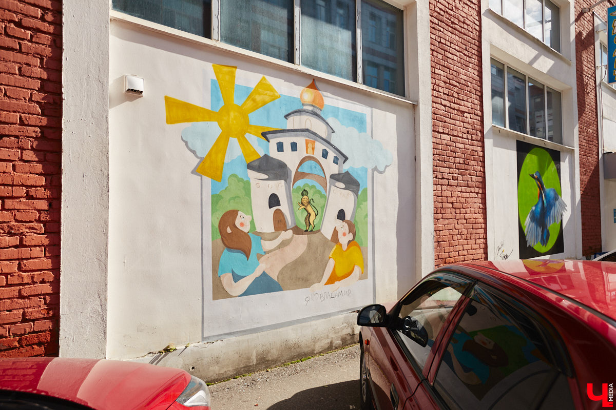 В коллекции владимирских стрит-артов прибавление – сразу плюс три новых рисунка. Все они сделаны профессиональными художниками в рамках фестиваля уличного искусства «Загфест».