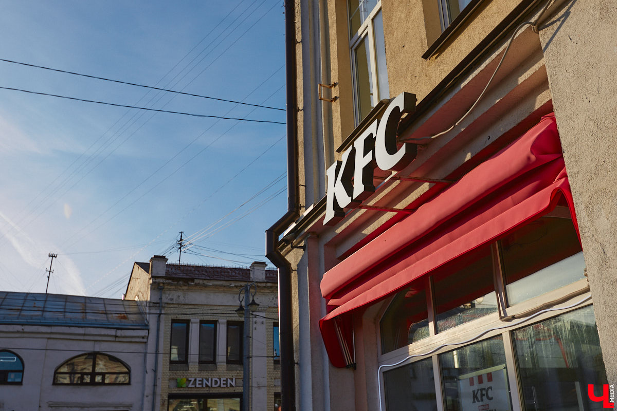 Руководство кинотеатра «Киномакс-Буревестник» прокомментировало слухи о своем возможном закрытии. Поговаривают, что сеть ресторанов быстрого питания KFC в нашем городе тоже ждет печальная участь.