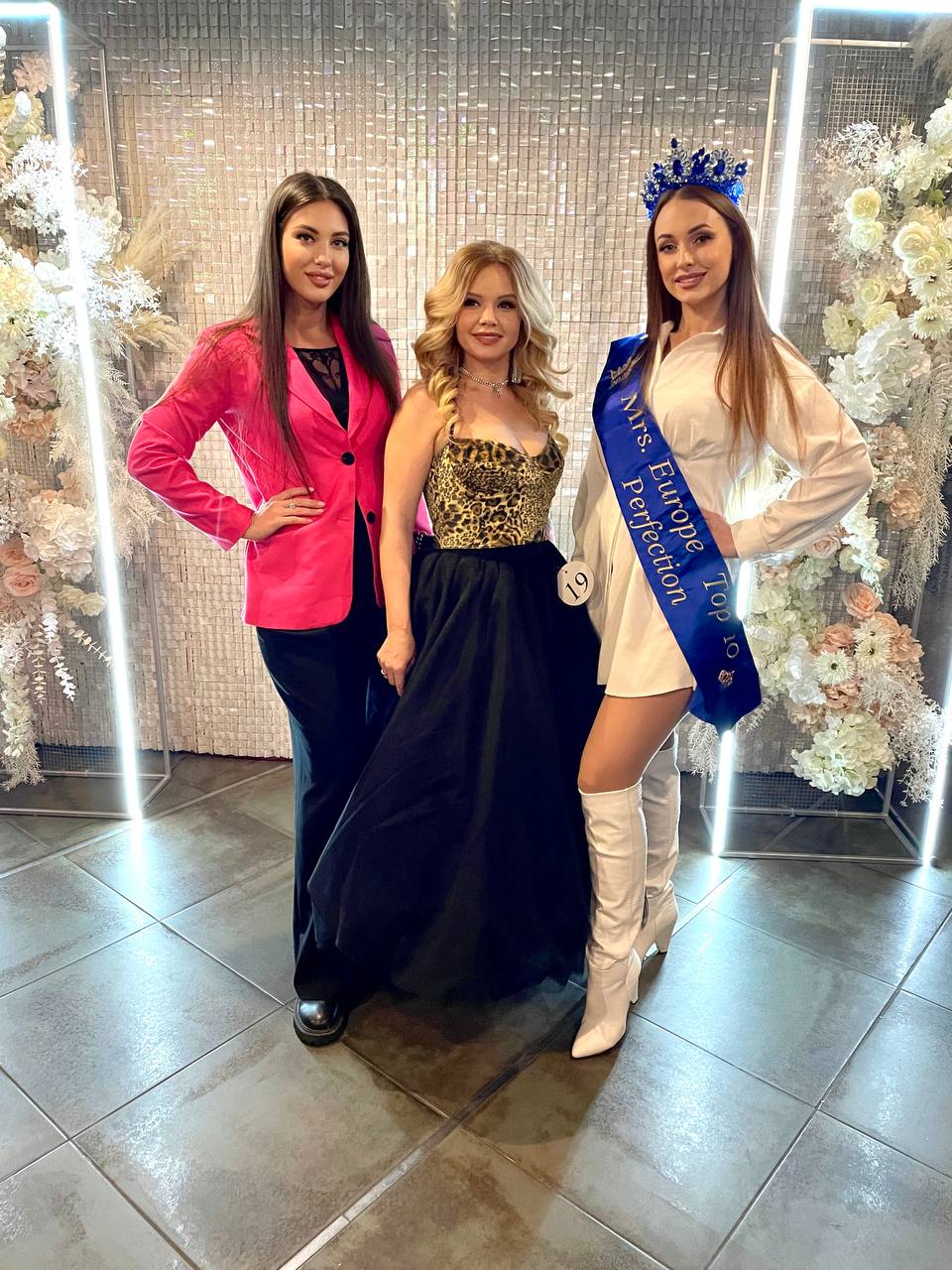 В начале декабря в Рязани прошел конкурс Grand Fashion Queen, на котором многодетная мама Вероника Малыгина завоевала главную корону победительницы. Как все прошло, мы узнали из первых уст.
