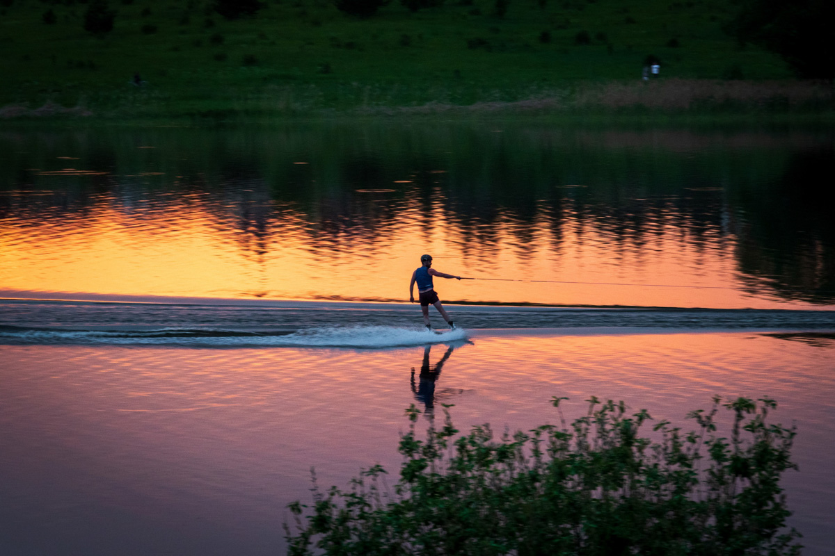 3 и 4 июня на берегу Содышки пройдет фестиваль водного спортивного отдыха «Параллель 56». Владимирцы смогут не только понаблюдать за красивым зрелищем на зеркальной глади, но и принять участие в заплывах на байдарках или сапбордах.