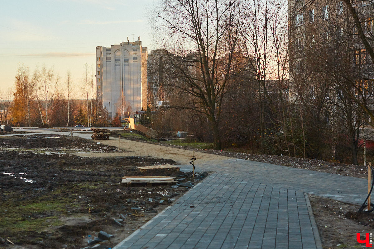 До прихода зимы осталось меньше месяца, а во Владимире все продолжается работа по благоустройству общественных пространств. Некоторые проекты находятся пока лишь на стадии планирования, а другие вот-вот завершат. Подробнее в нашем обзоре.
