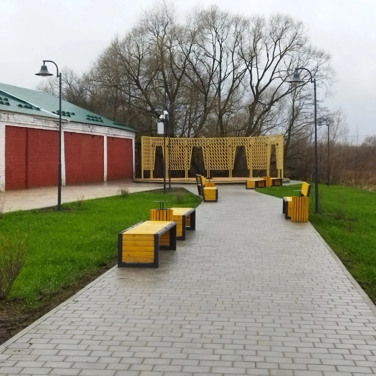 Обновление еще одного общественного пространства во Владимирской области подошло к концу. Показываем, какую набережную в Судогде успели сделать за полгода и 70 миллионов рублей.