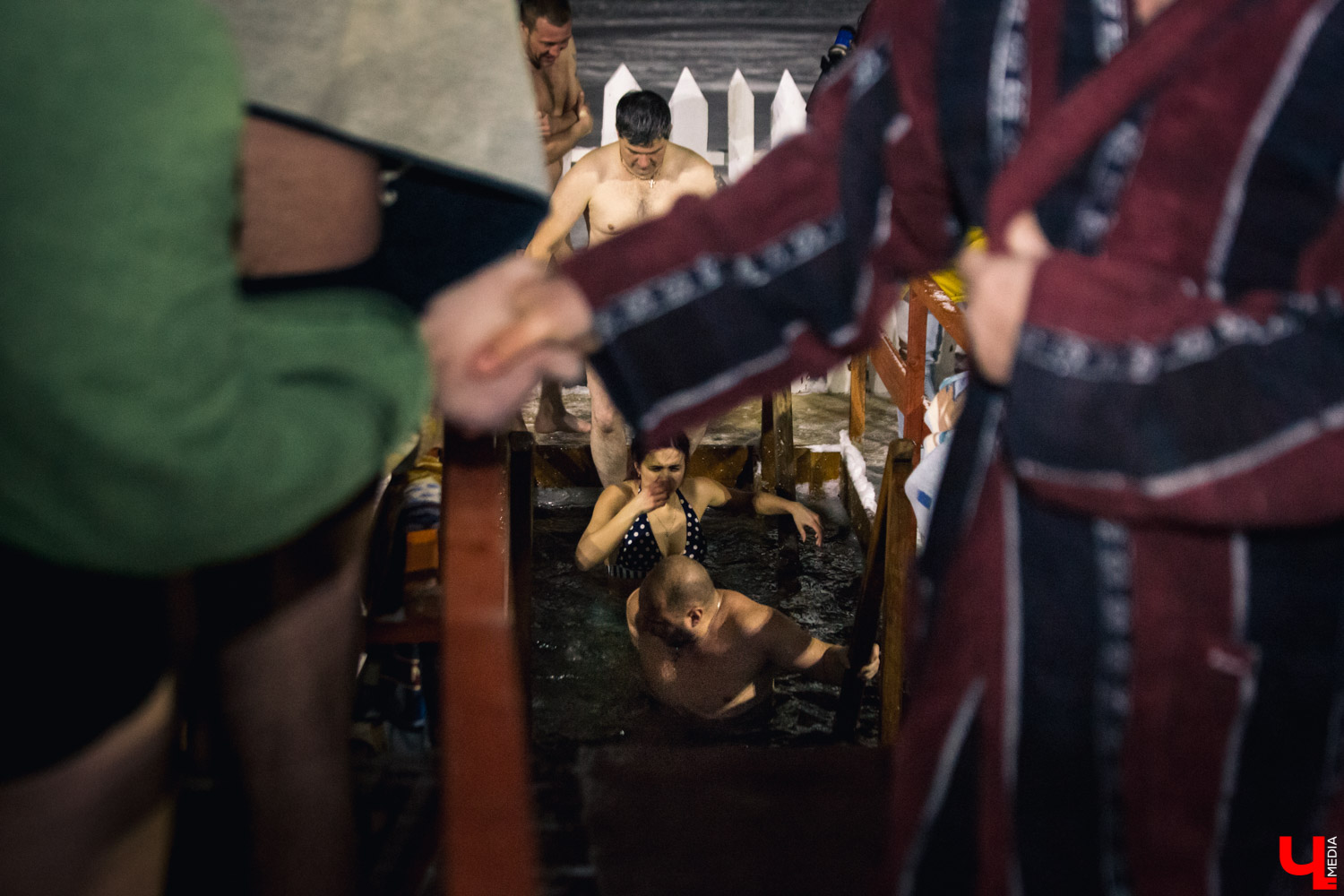 В ночь с 18 на 19 января самые морозоустойчивые владимирцы традиционным способом отметят православный праздник — Крещение. Для желающих окунуться в воду в регионе оборудуют 37 купелей. Две из них будут доступны для жителей областного центра.