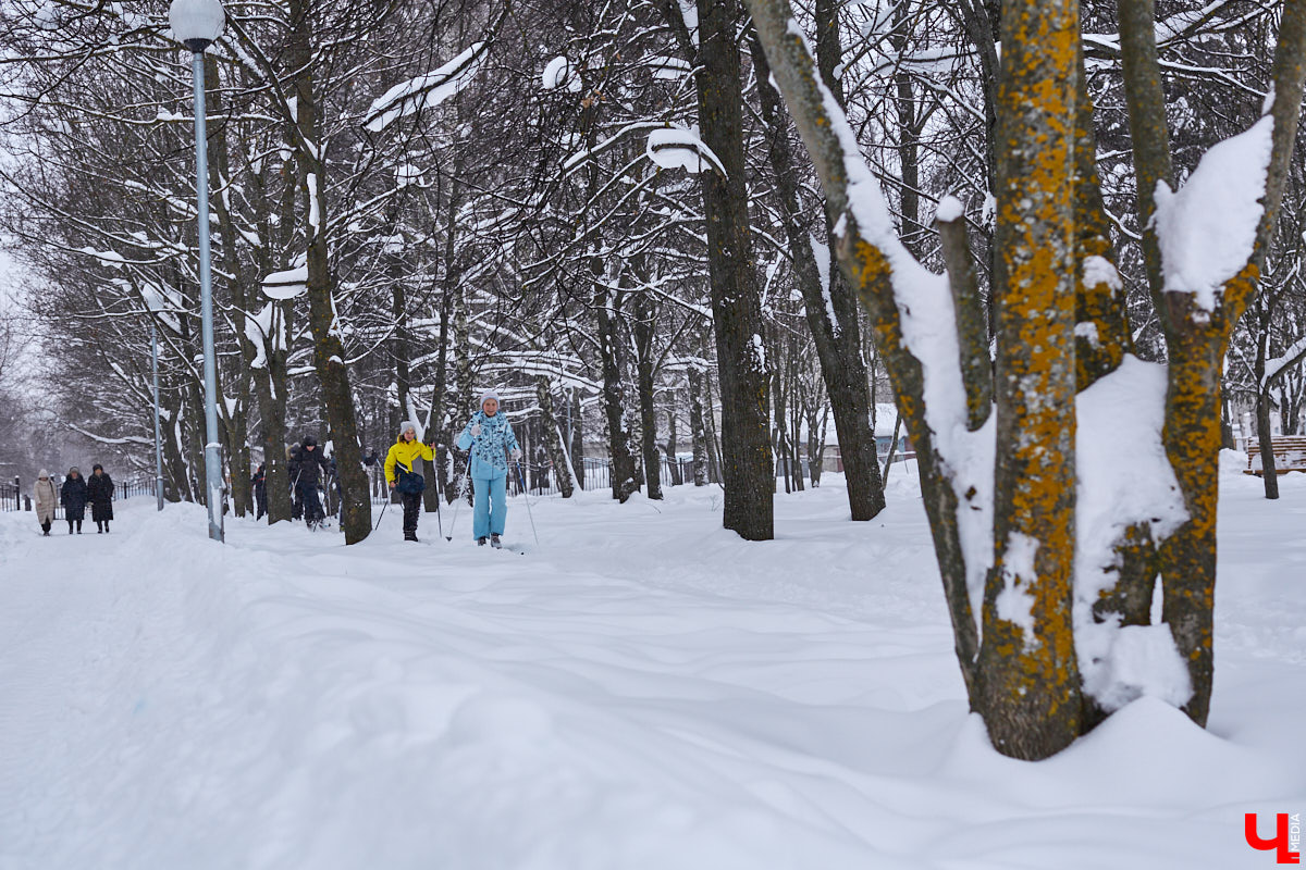 Пока многие ждут весну, лыжники пользуются моментом, чтобы вдоволь накататься до следующей зимы. Впрочем, во Владимире и области мест для этого немного. Куда податься любителям и спортсменам, желающим отполировать снег, «Ключ-Медиа» разбирался с тренером Олегом Канточкиным.