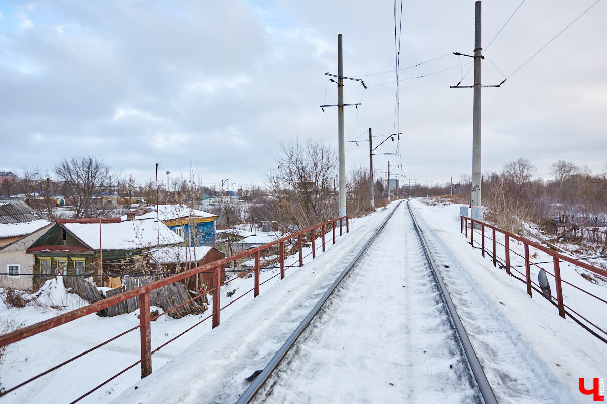Высокоскоростная железнодорожная магистраль Москва — Казань пройдет по территории нашего региона. Принципиальное решение о продлении ветки между двумя столицами уже принято. Да и расчетная скорость объявлена — составы будут разгоняться до 360 км/ч.