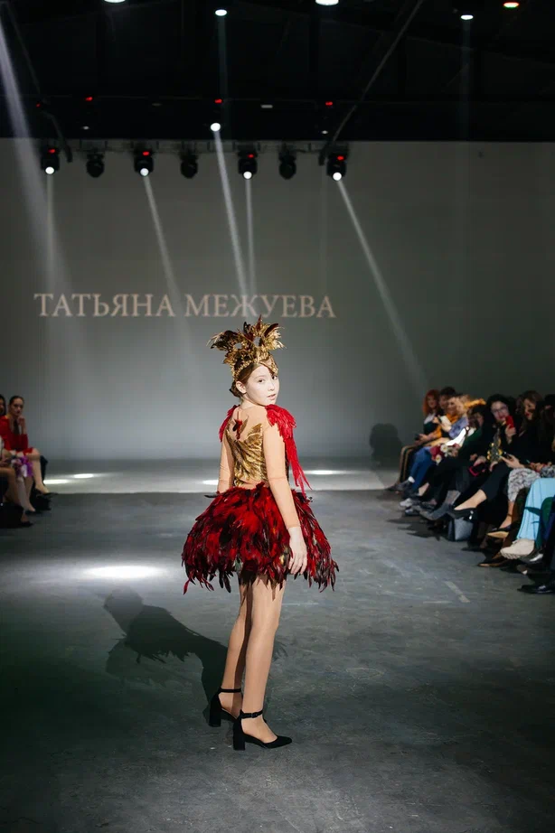Недавно в Москве состоялся третий по счету Fashion Day Academy Kaurtseva. Участие в нем приняли и представительницы 33-го региона. Причем не только в качестве моделей. В роли режиссера-постановщика этого масштабного мероприятия выступила Наталья Рязанова, автор разнообразных коллекций детской одежды из Владимира.