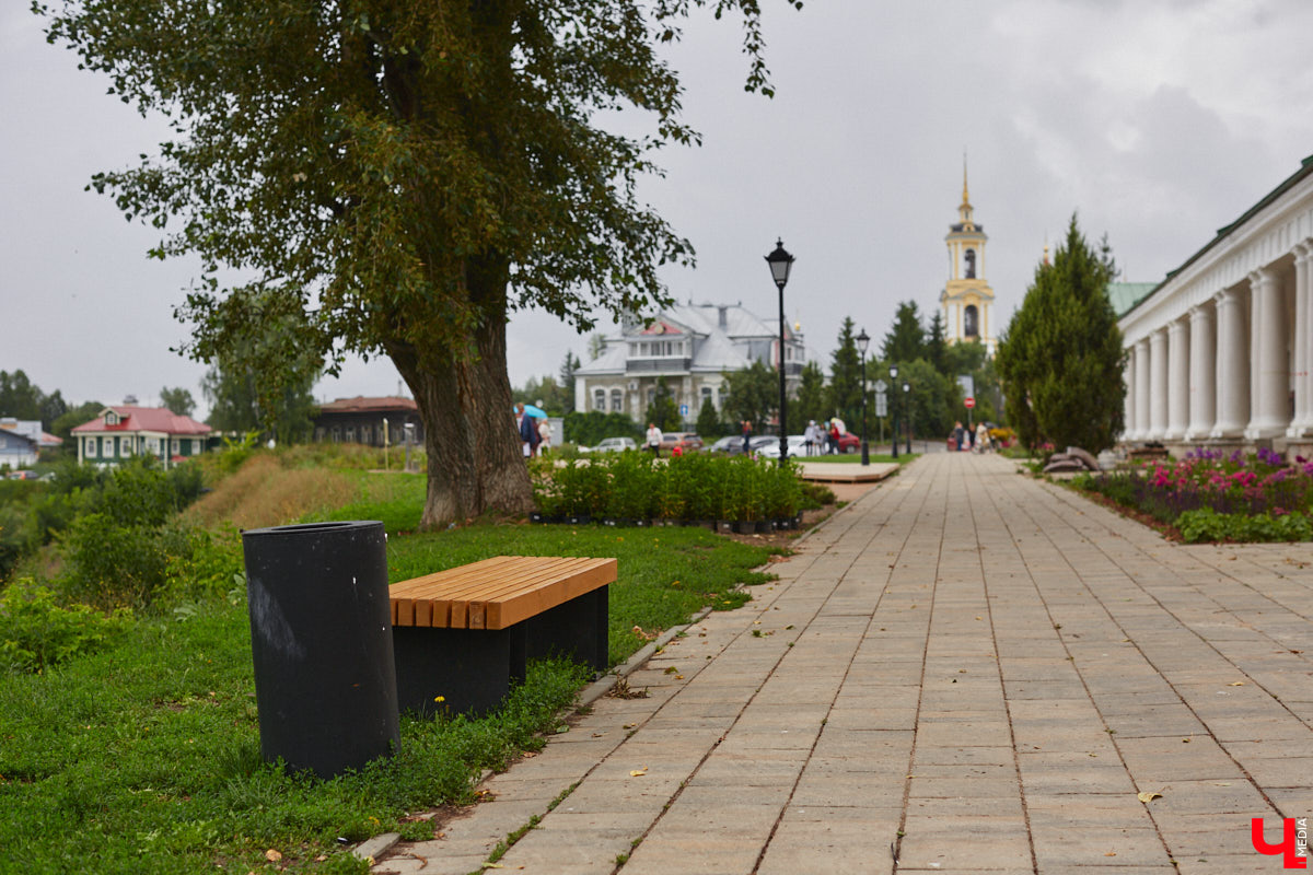 «Зарядье» есть и в Москве, и в Суздале. И то, и другое — места для отдыха и прогулок. Но заканчивается ли на этом сходство? Попробовали сравнить столичный проект с реализованным в городе-музее.