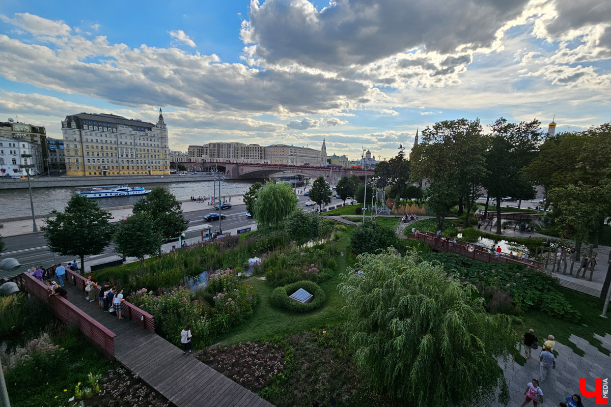 «Зарядье» есть и в Москве, и в Суздале. И то, и другое — места для отдыха и прогулок. Но заканчивается ли на этом сходство? Попробовали сравнить столичный проект с реализованным в городе-музее.