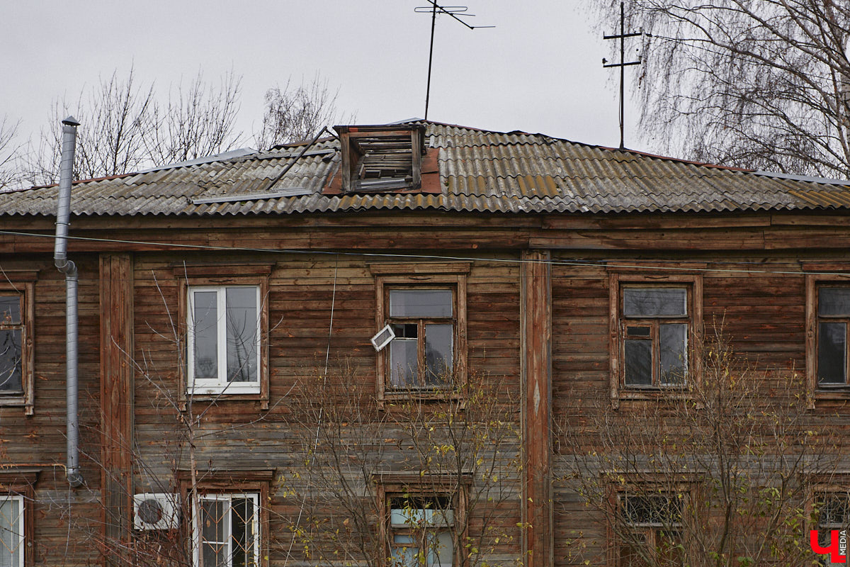 Во Владимире могут реконструировать один из старинных кварталов в районе улиц Комсомольской, Воровского, Кремлевской и Володарского. Там предлагают разместить шесть новых трехэтажных домов, а также снести и видоизменить другие здания, облик которых не совпадает с историческими параметрами. «Ключ-Медиа» побеседовал о возможных перспективах реновации с руководителем управления строительства и архитектуры Игорем Соловьевым.