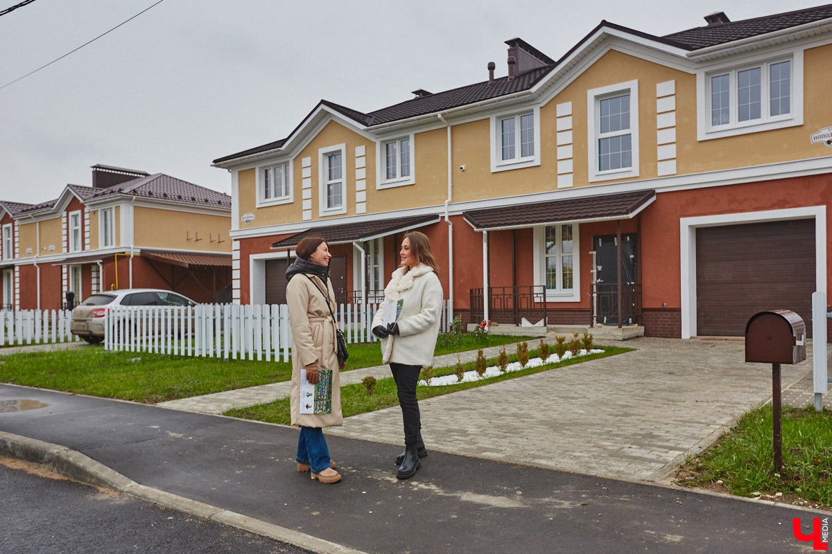 Жить в загородном коттедже с видом на вековые сосны и при этом пользоваться всеми благами цивилизации, имея владимирскую прописку. Звучит как мечта, не правда ли? Строительная компания «Континент» предлагает простой способ к ее осуществлению — городские таунхаусы комфорт-класса в микрорайоне Заклязьменский.