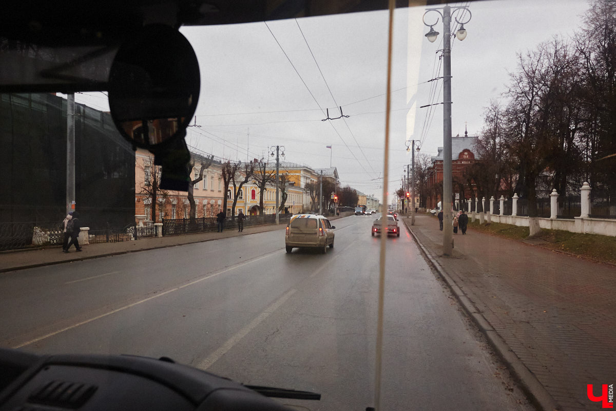 У жителей областного центра появился еще один, пусть и небольшой, повод для гордости. Маршрут городской транспортной сети от улицы Фатьянова до театра «Разгуляй» признали одним из самых красивых наряду с маршрутом трамвая из Санкт-Петербурга, автобуса из Балаклавы в Севастополь и апшеронской узкоколейной дорогой.