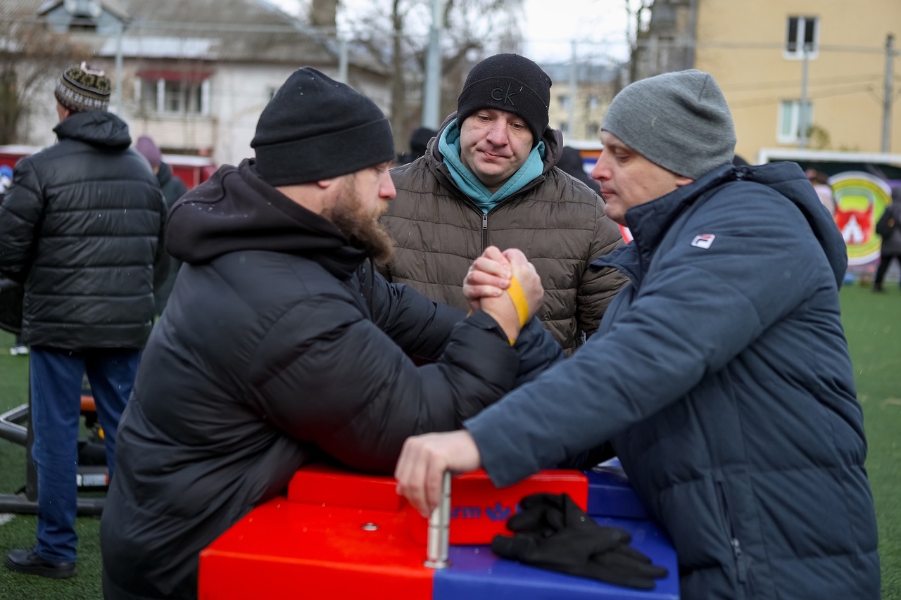 «Росич» стал владимирским брендом, объединив под собой активное сообщество адептов здорового образа жизни и сеть профессионально оснащенных фитнес-клубов. Создатели открыли уже третий зал, где совместили свои самые популярные направления и сделали спорт доступнее для всей семьи.