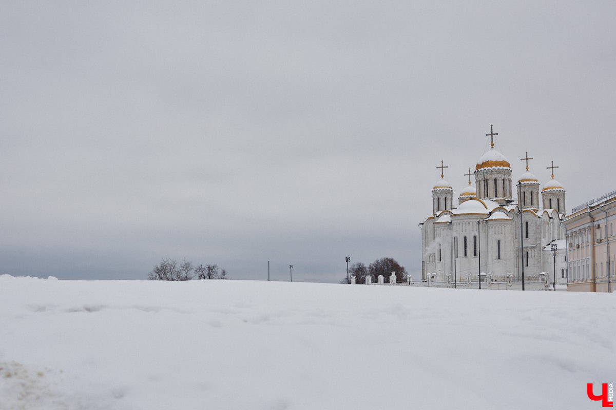 Время идет, проблемы все те же. Теперь эта фраза звучит не голословно, ведь ей нашлось документальное подтверждение — письмо 50-летней давности с расписанными несовершенствами Владимира. Подметил их некий товарищ Свирин из Москвы в далеком 1975-м, а мы вместе с урбанистом Артемом Чернеем прошлись по его следам уже в 2024 году.