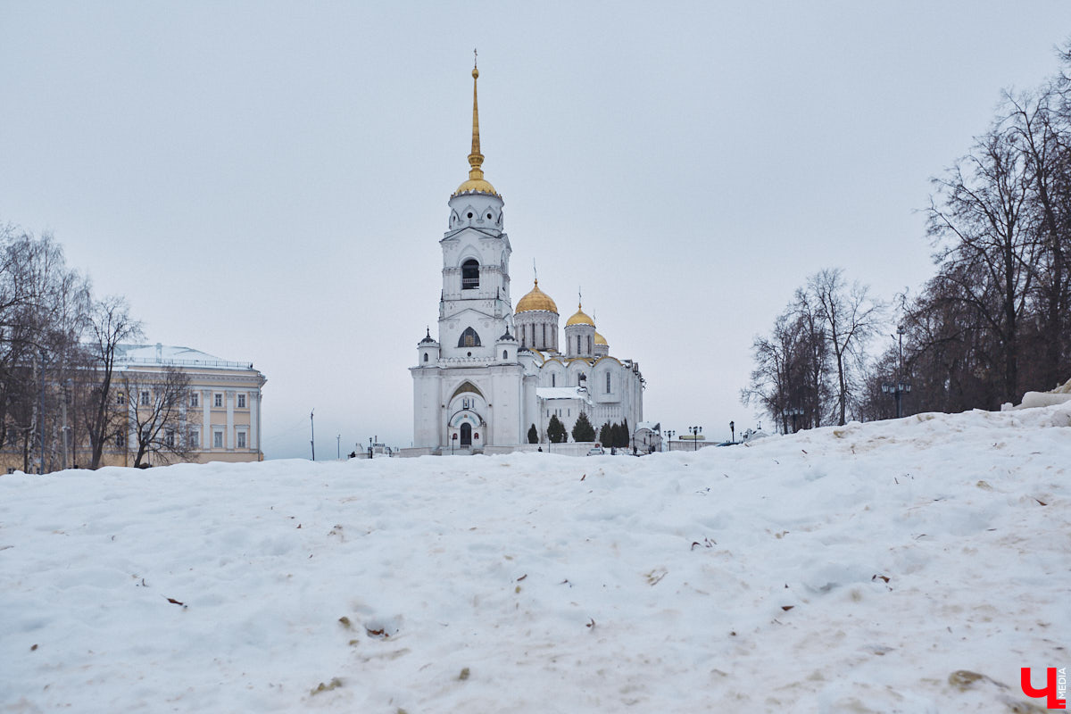 Время идет, проблемы все те же. Теперь эта фраза звучит не голословно, ведь ей нашлось документальное подтверждение — письмо 50-летней давности с расписанными несовершенствами Владимира. Подметил их некий товарищ Свирин из Москвы в далеком 1975-м, а мы вместе с урбанистом Артемом Чернеем прошлись по его следам уже в 2024 году.