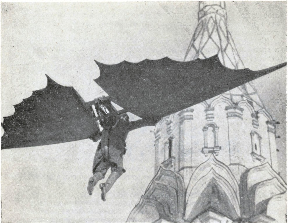 Бывшая резиденция Ивана Грозного не может похвастаться таким паломничеством кинематографистов, как Владимир и тем более Суздаль. Но пару шедевров и несколько вполне достойных кинолент сняли и там. Причем первые в области съемки аж в 1926 году проходили именно в Александрове. «Ключ-Медиа» собрал фильмы и сериалы, в которых город 33-го региона стал полноценным участником фильма или же, напротив, скромно выступал в роли незаметного статиста.