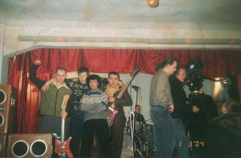 Бывшая резиденция Ивана Грозного не может похвастаться таким паломничеством кинематографистов, как Владимир и тем более Суздаль. Но пару шедевров и несколько вполне достойных кинолент сняли и там. Причем первые в области съемки аж в 1926 году проходили именно в Александрове. «Ключ-Медиа» собрал фильмы и сериалы, в которых город 33-го региона стал полноценным участником фильма или же, напротив, скромно выступал в роли незаметного статиста.