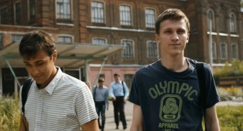 Бывшая резиденция Ивана Грозного не может похвастаться таким паломничеством кинематографистов, как Владимир и тем более Суздаль. Но пару шедевров и несколько вполне достойных кинолент сняли и там. Причем первые в области съемки аж в 1926 году проходили именно в Александрове. «Ключ-Медиа» собрал фильмы и сериалы, в которых город 33-го региона стал полноценным участником фильма или же, напротив, скромно выступал в роли незаметного статиста.